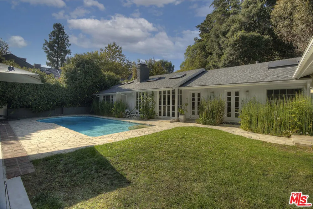 2761 Hutton Drive Beverly Hills, CA 90210