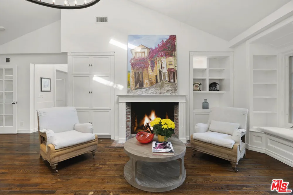 2761 Hutton Drive Beverly Hills, CA 90210