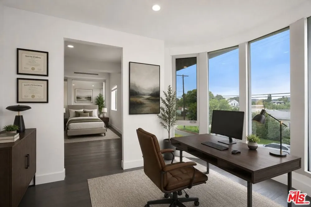 12041 Huston Street Valley Village, CA 91607