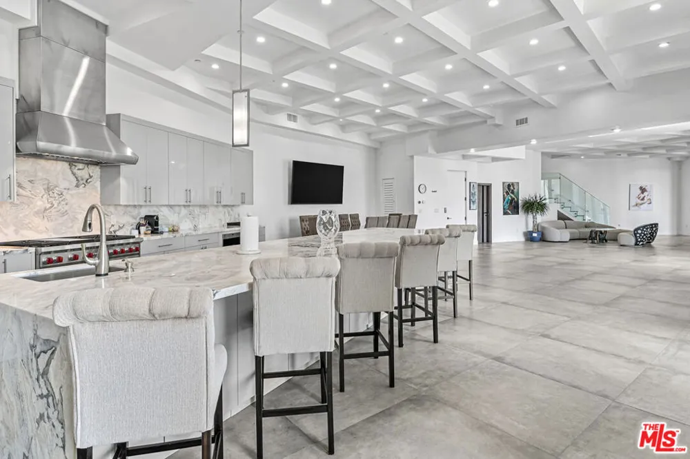 6181 Temple Hill Drive Los Angeles, CA 90068