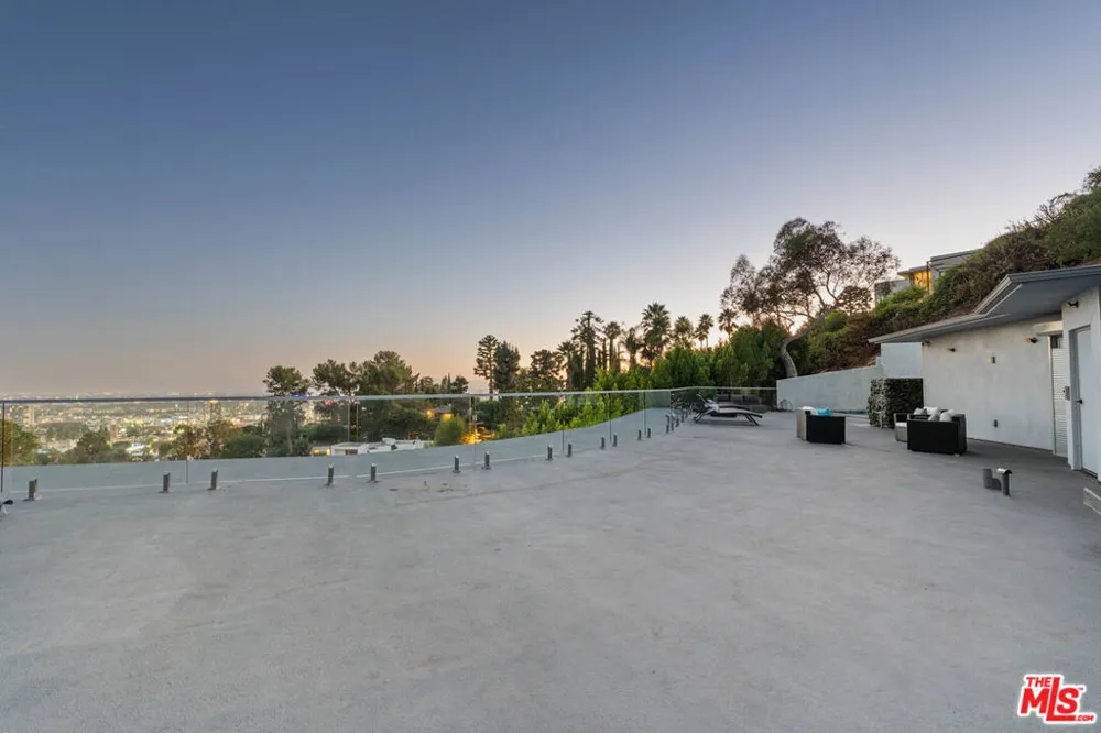 6181 Temple Hill Drive Los Angeles, CA 90068