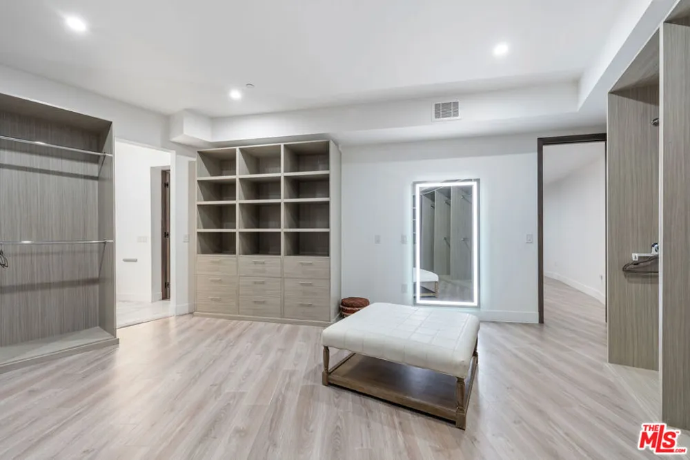 6181 Temple Hill Drive Los Angeles, CA 90068