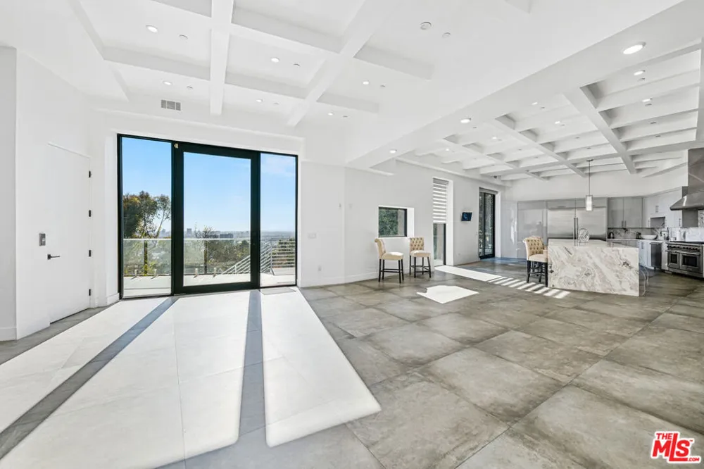 6181 Temple Hill Drive Los Angeles, CA 90068