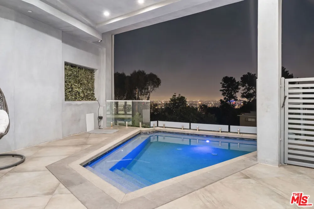 6181 Temple Hill Drive Los Angeles, CA 90068