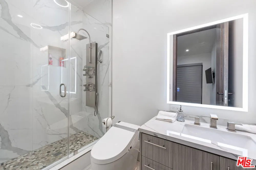 6181 Temple Hill Drive Los Angeles, CA 90068