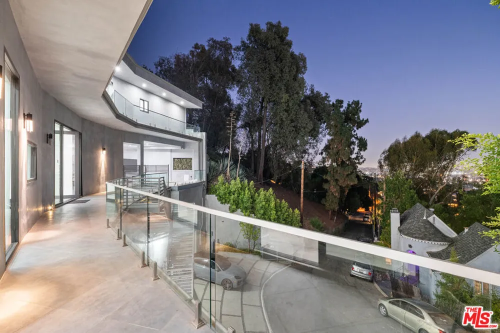 6181 Temple Hill Drive Los Angeles, CA 90068