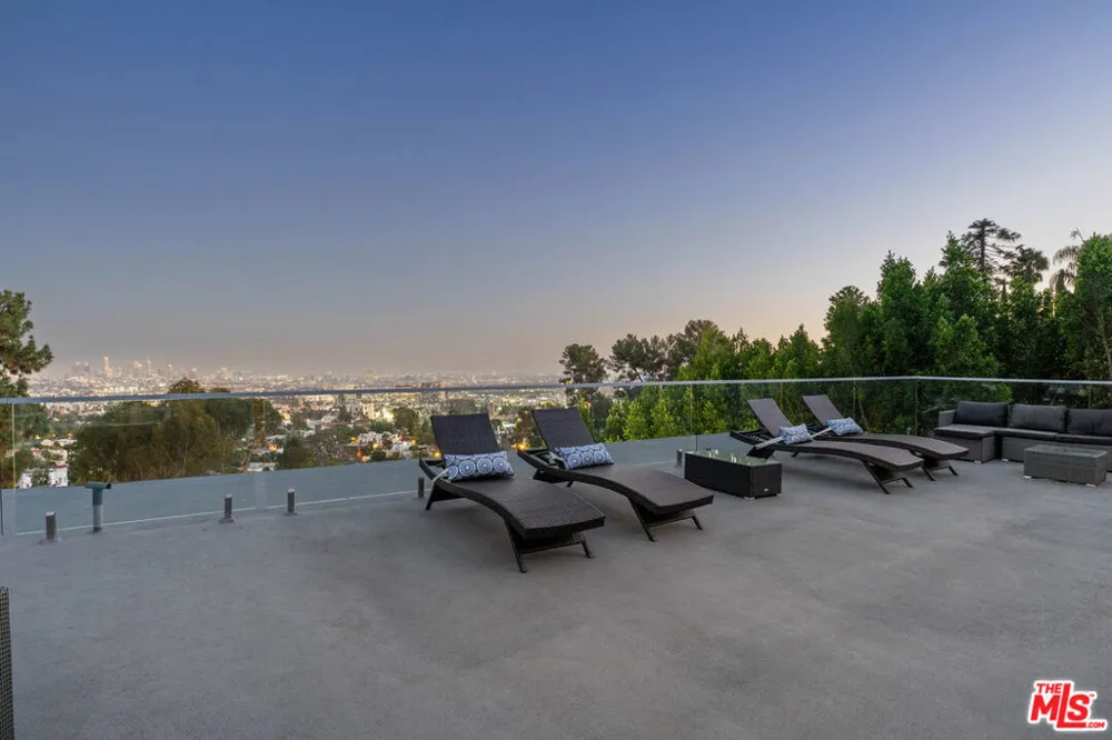 6181 Temple Hill Drive Los Angeles, CA 90068