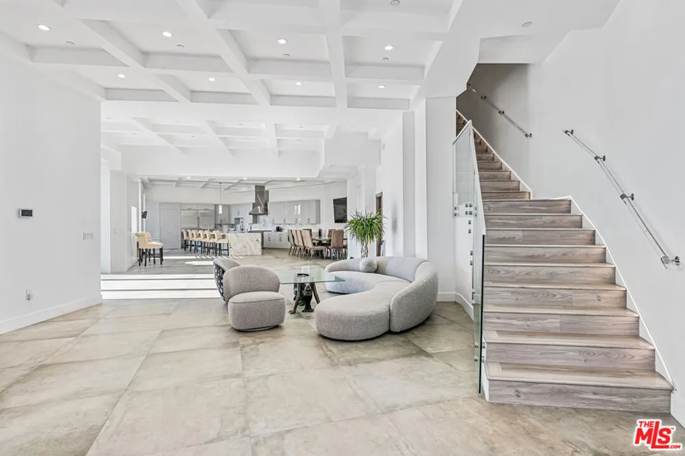 6181 Temple Hill Drive Los Angeles, CA 90068