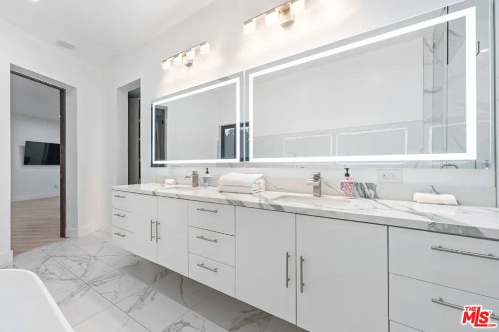 6181 Temple Hill Drive Los Angeles, CA 90068