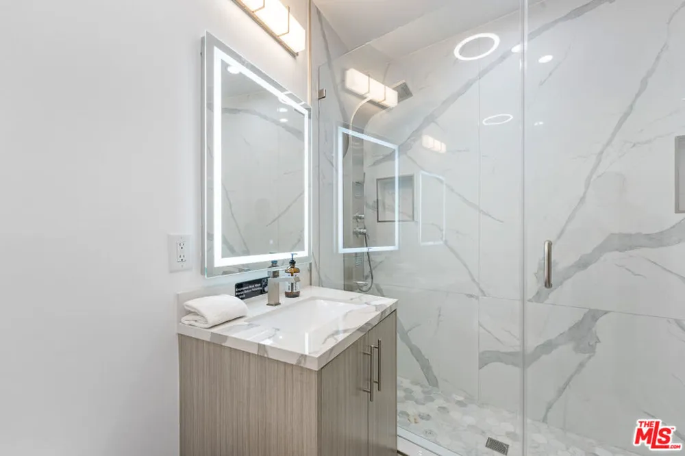 6181 Temple Hill Drive Los Angeles, CA 90068