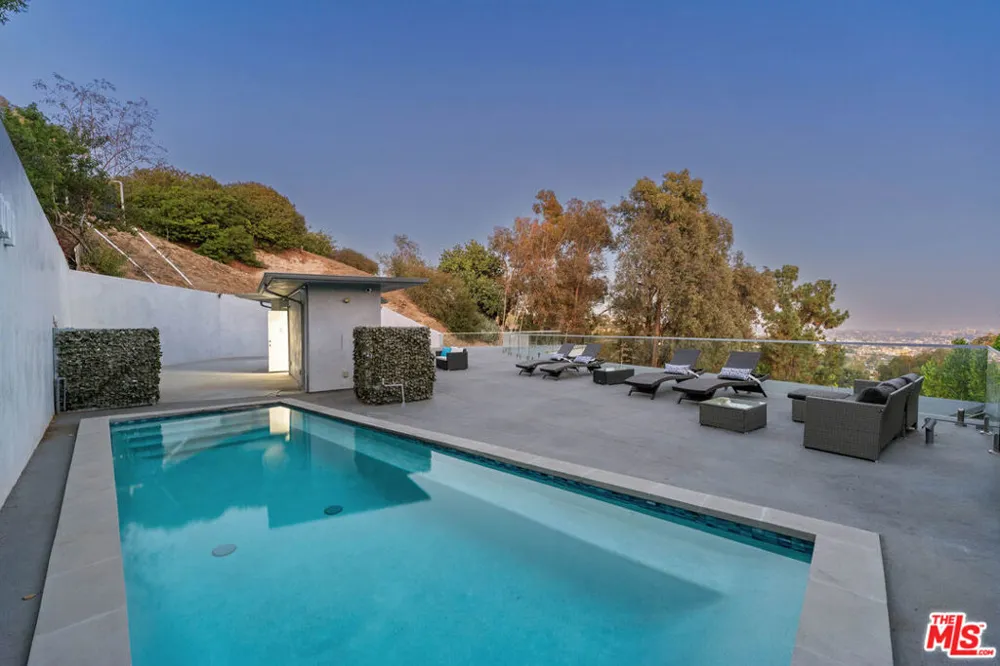 6181 Temple Hill Drive Los Angeles, CA 90068