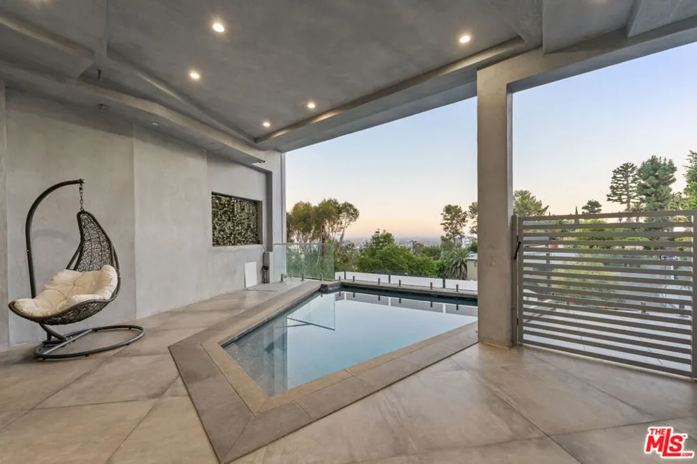 6181 Temple Hill Drive Los Angeles, CA 90068