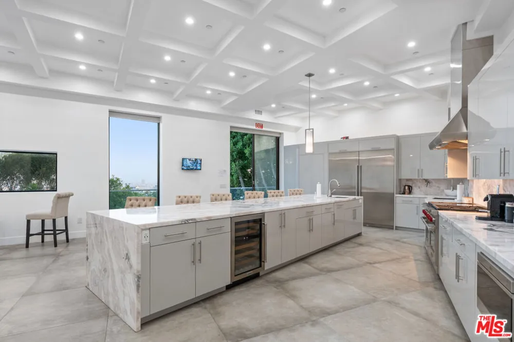 6181 Temple Hill Drive Los Angeles, CA 90068