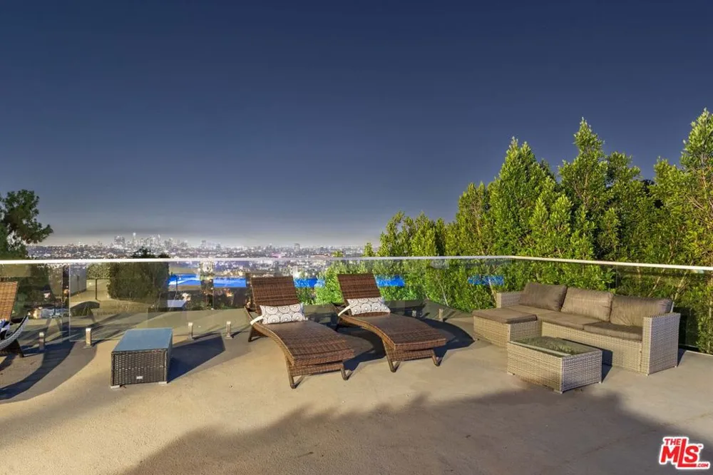 6181 Temple Hill Drive Los Angeles, CA 90068