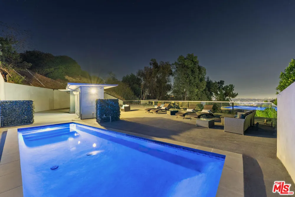6181 Temple Hill Drive Los Angeles, CA 90068