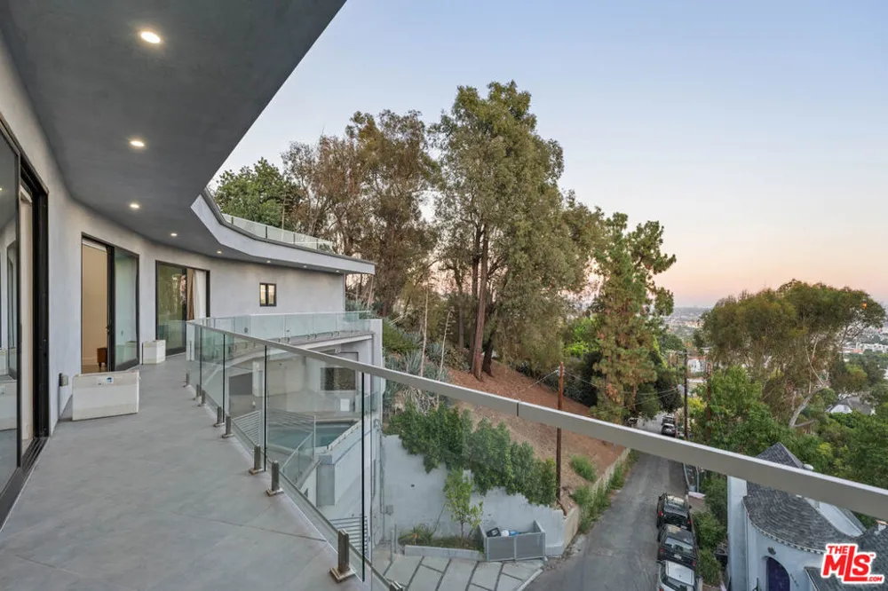 6181 Temple Hill Drive Los Angeles, CA 90068