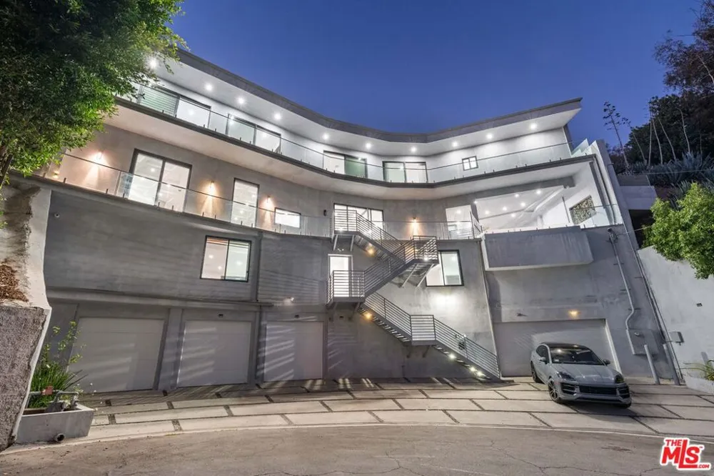 6181 Temple Hill Drive Los Angeles, CA 90068