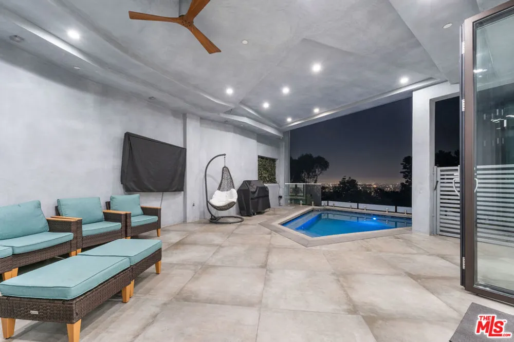 6181 Temple Hill Drive Los Angeles, CA 90068