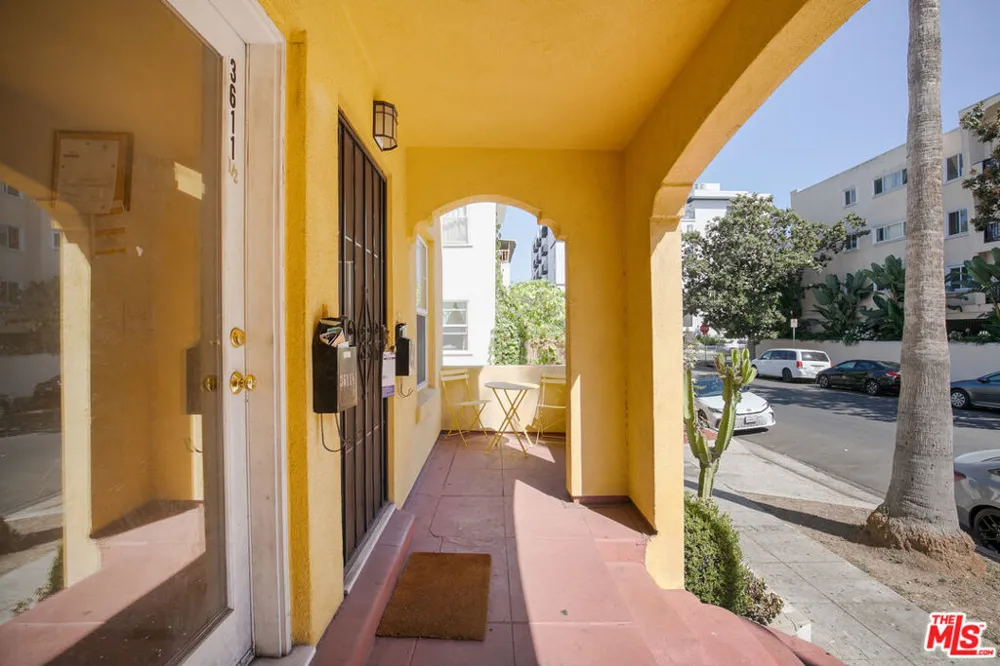 3611 W 4th Street Los Angeles, CA 90020