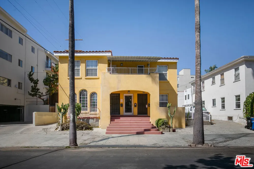 3611 W 4th Street Los Angeles, CA 90020