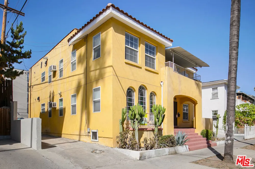3611 W 4th Street Los Angeles, CA 90020