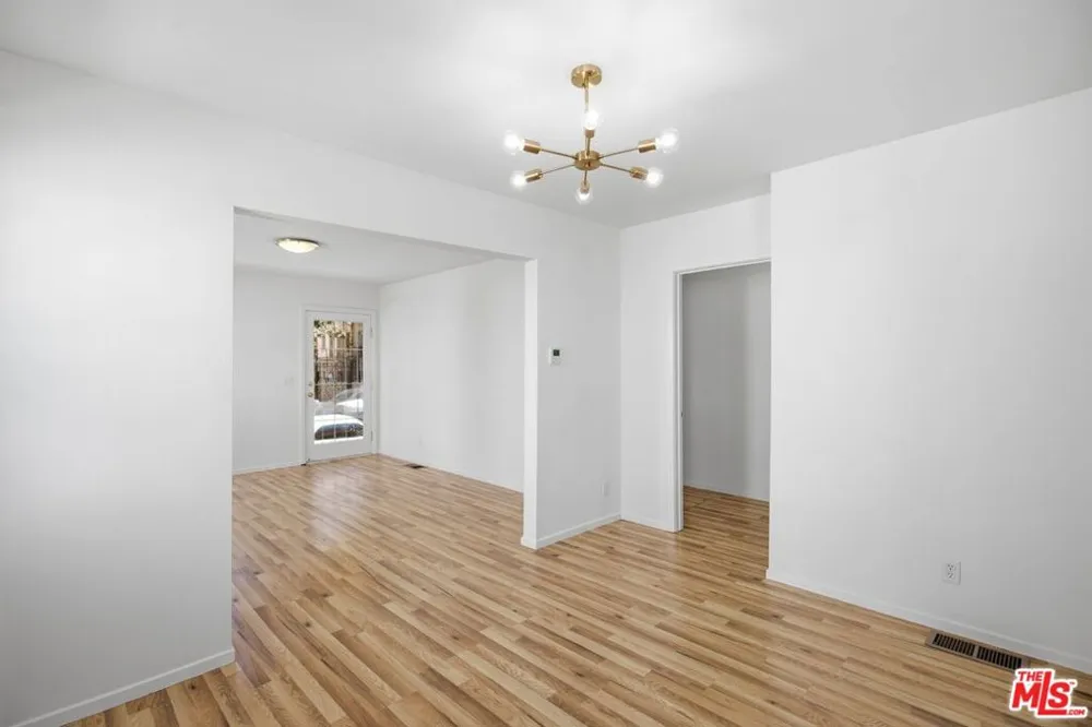 3611 W 4th Street Los Angeles, CA 90020