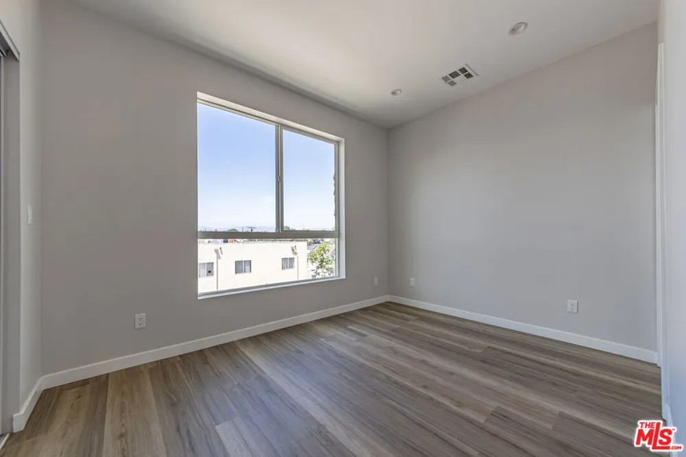 6702 Balboa Boulevard #A Van Nuys, CA 91406