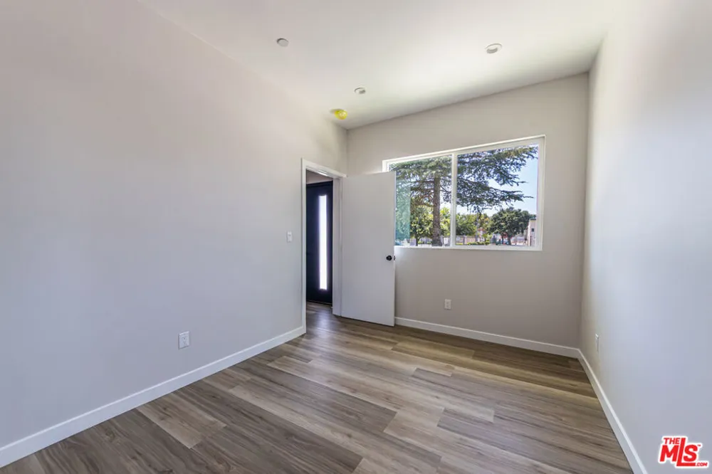 6702 Balboa Boulevard #A Van Nuys, CA 91406