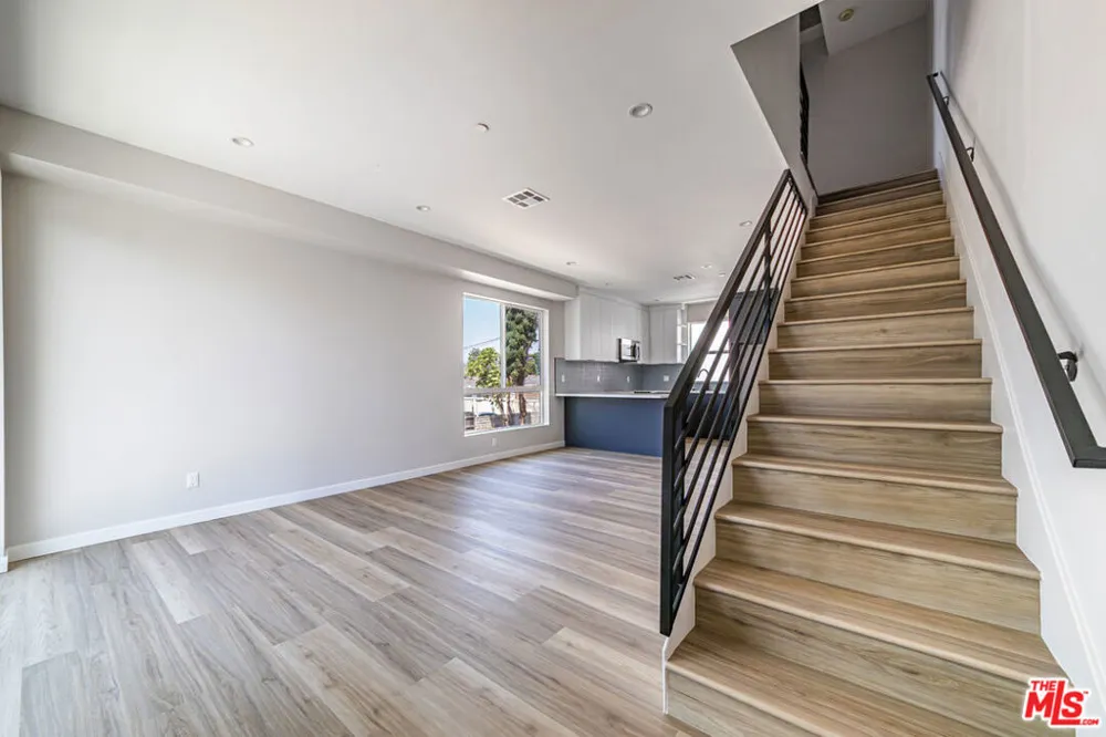 6702 Balboa Boulevard #A Van Nuys, CA 91406
