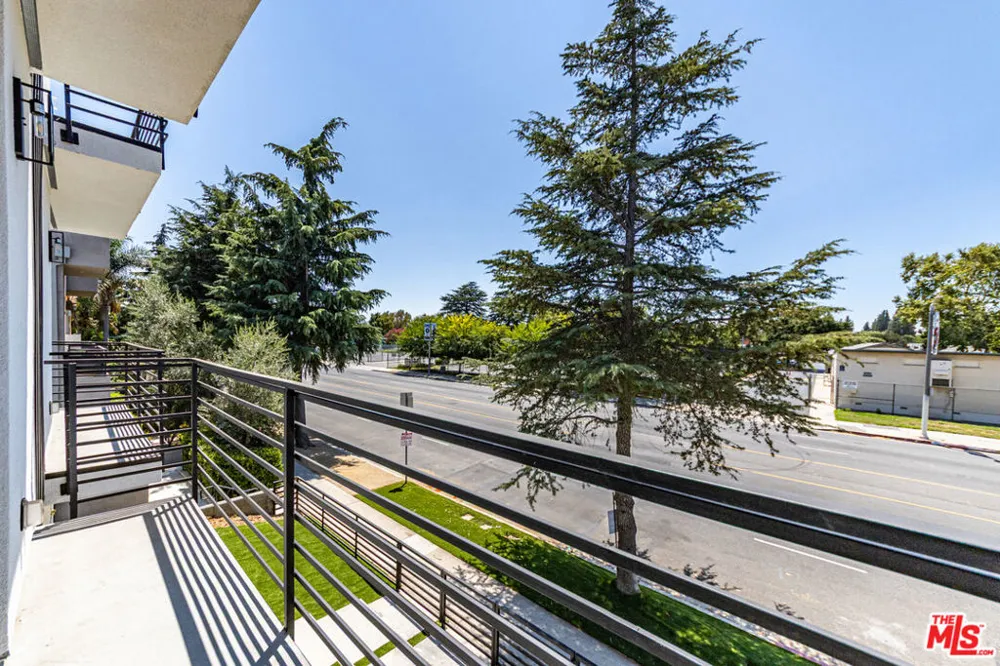 6702 Balboa Boulevard #A Van Nuys, CA 91406