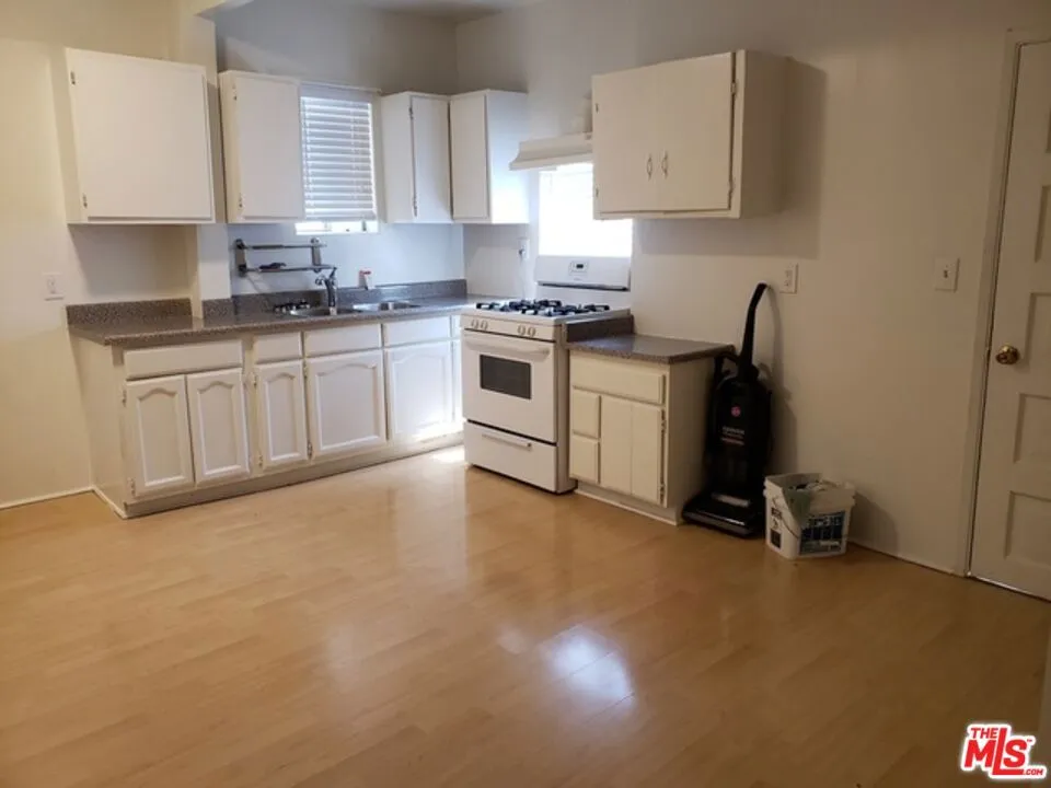 826 S Park View Street #1 Los Angeles, CA 90057