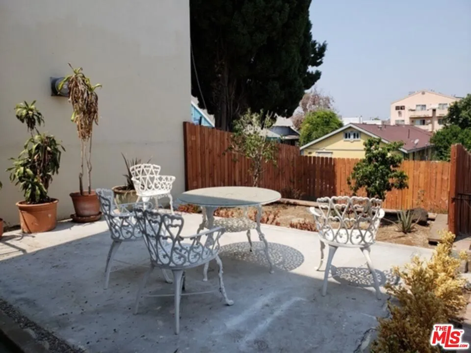 826 S Park View Street #1 Los Angeles, CA 90057