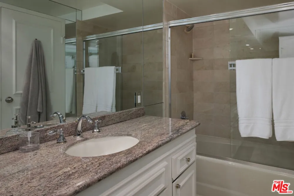 4267 Marina City #908 Marina del Rey, CA 90292