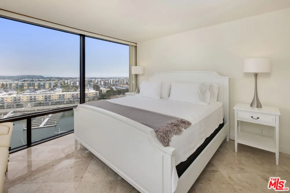4267 Marina City #908 Marina del Rey, CA 90292