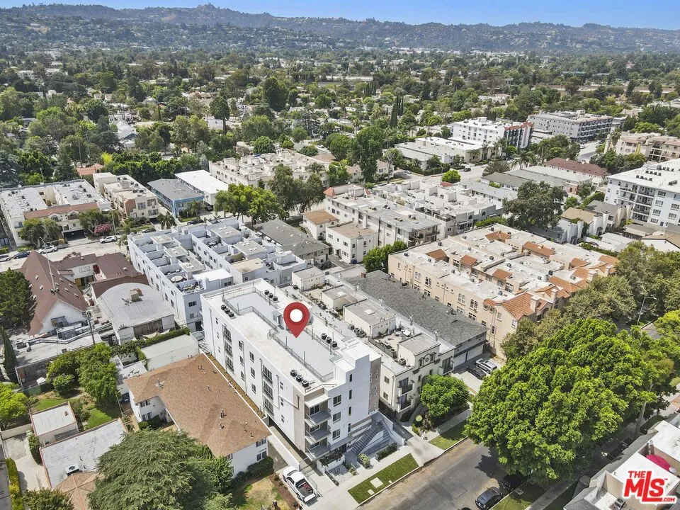 11042 La Maida Street #203 North Hollywood, CA 91601