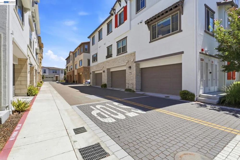 332 Harcot Ter Sunnyvale, CA 94085