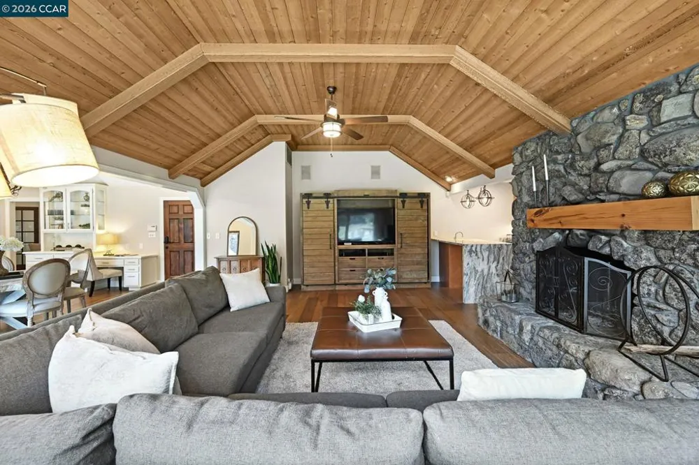 85 Trish Ct Danville, CA 94506