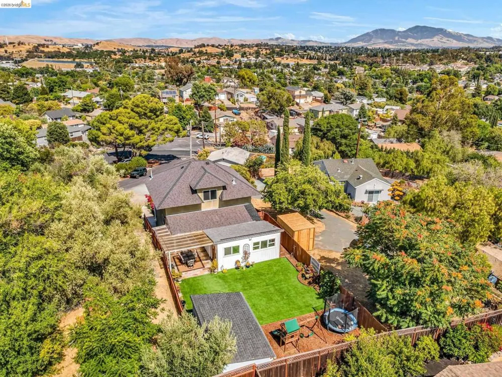 2350 W Shell Ave. Martinez, CA 94553