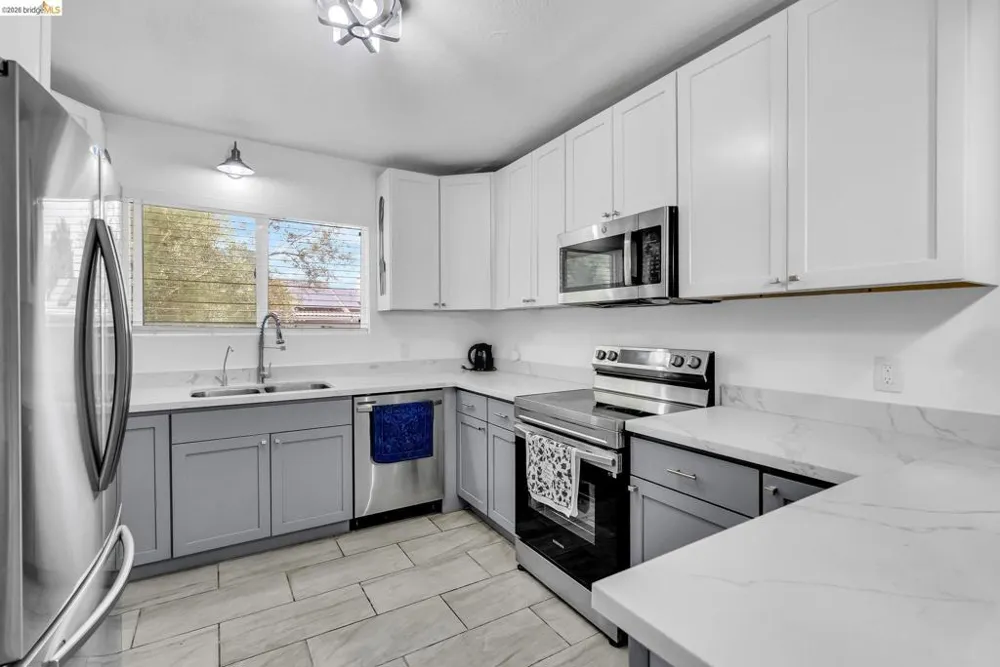 2350 W Shell Ave. Martinez, CA 94553