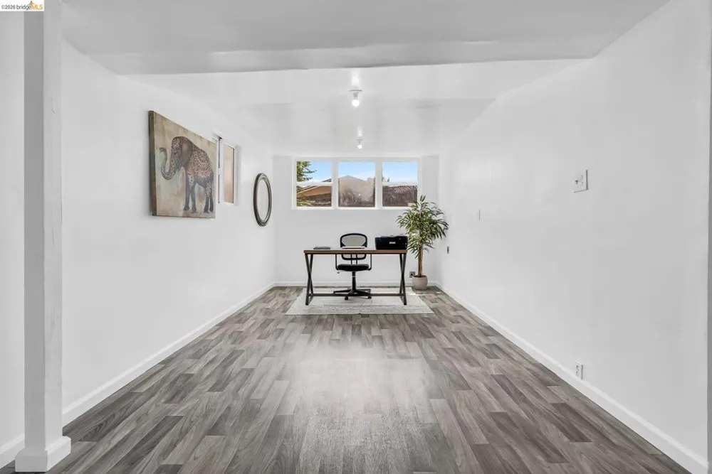 2350 W Shell Ave. Martinez, CA 94553