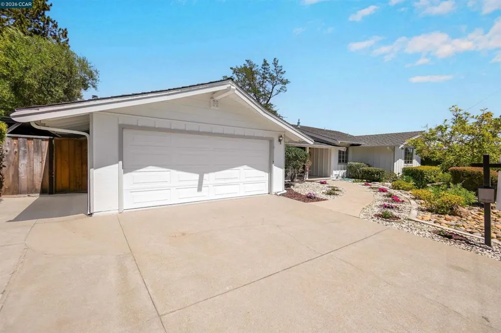 61 Sullivan Dr Moraga, CA 94556