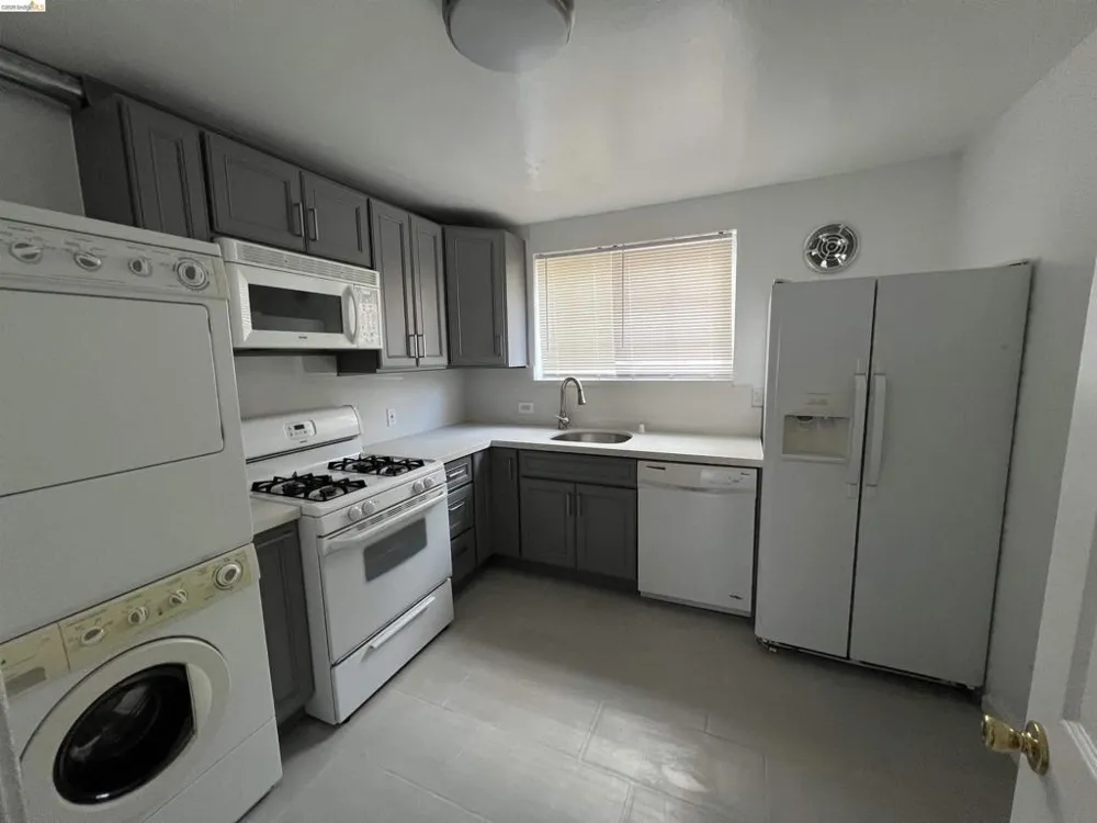 3244 ELLIS ST Berkeley, CA 94703