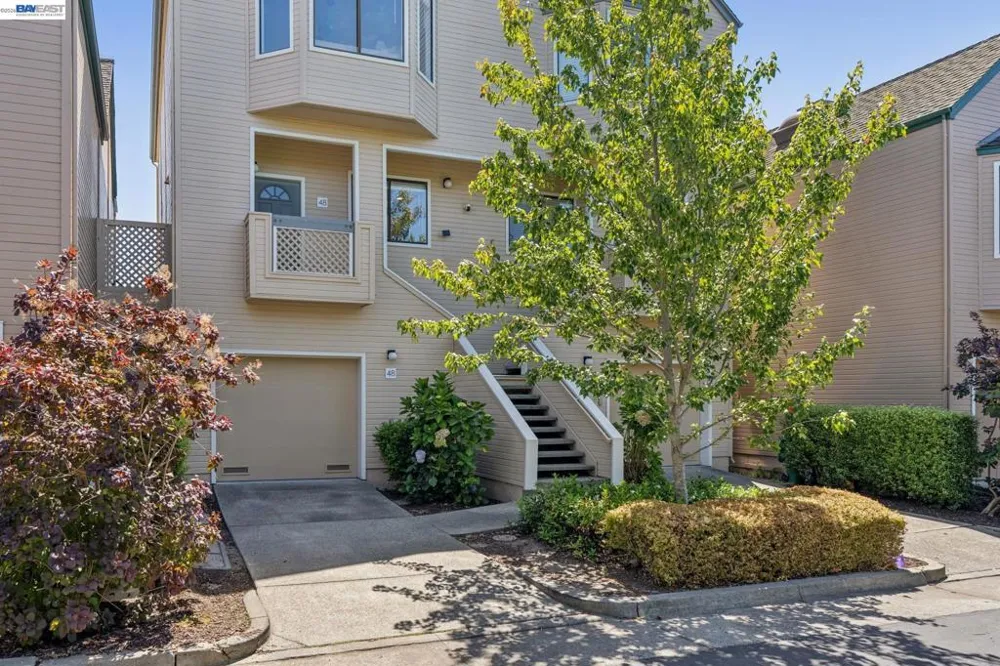 48 Invincible Ct #F19 Alameda, CA 94501