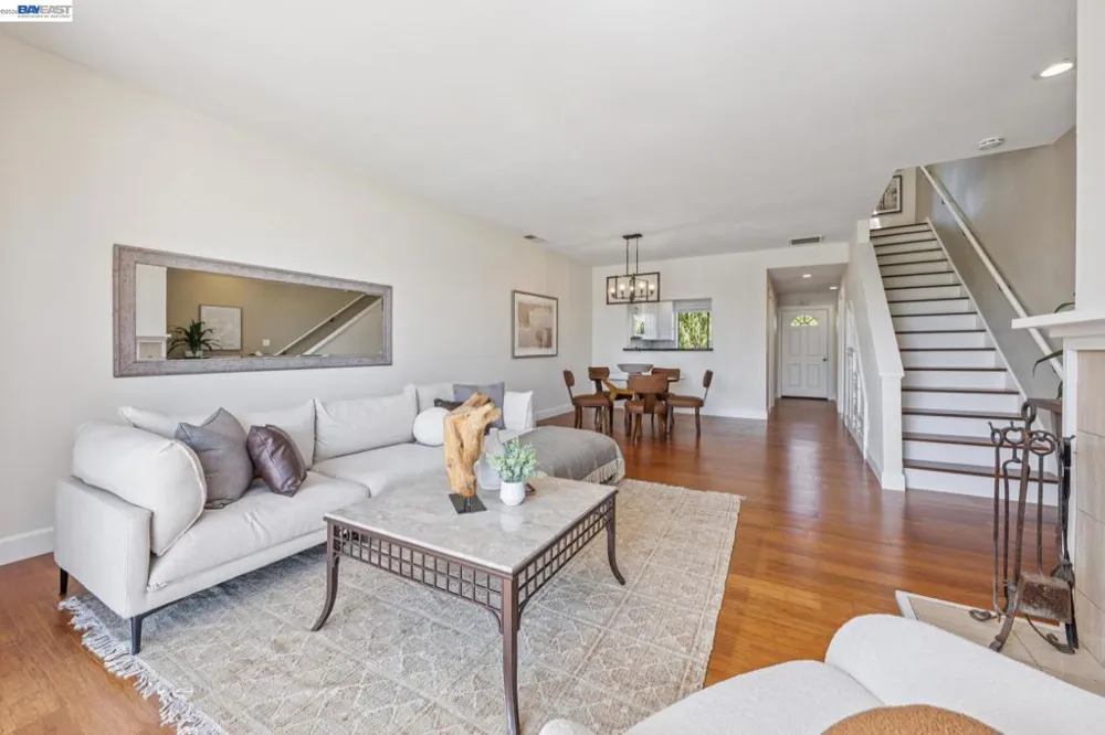 48 Invincible Ct #F19 Alameda, CA 94501