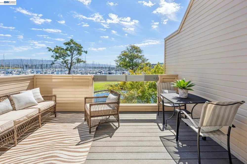 48 Invincible Ct #F19 Alameda, CA 94501