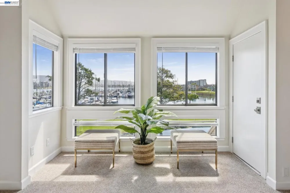 48 Invincible Ct #F19 Alameda, CA 94501