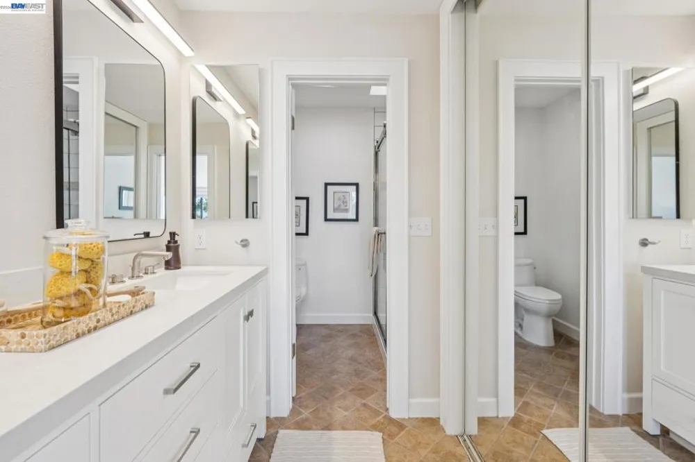 48 Invincible Ct #F19 Alameda, CA 94501