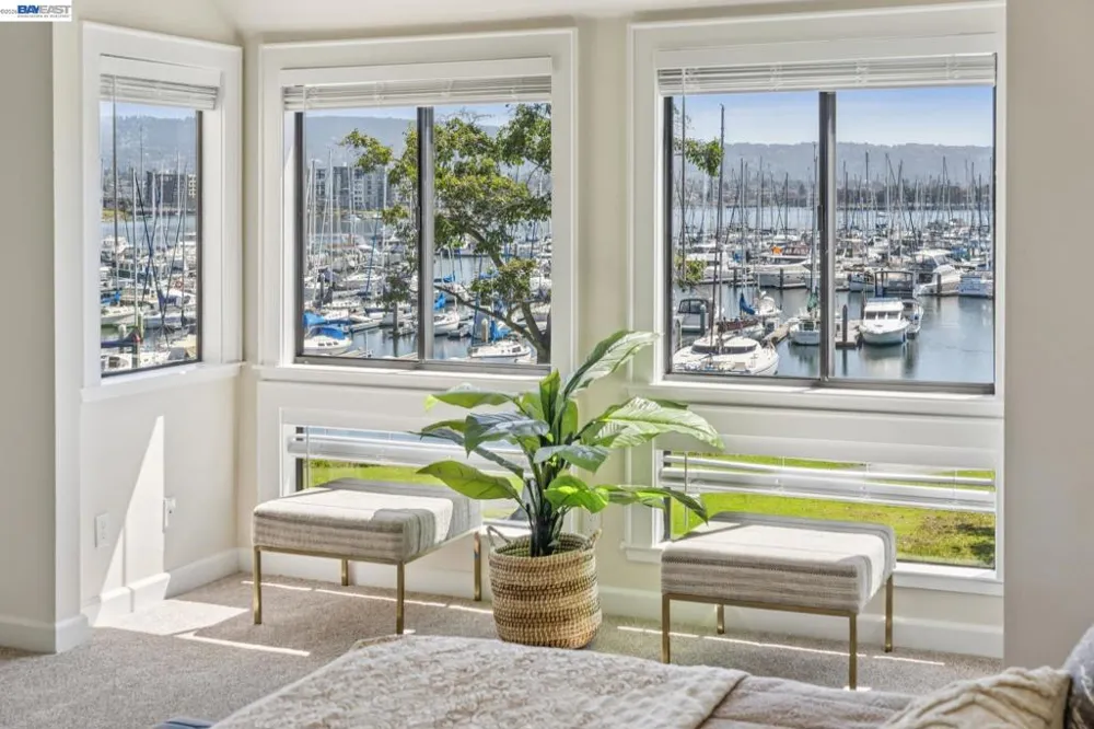 48 Invincible Ct #F19 Alameda, CA 94501