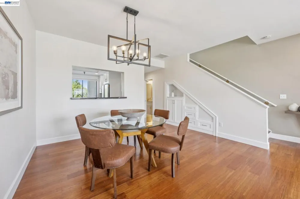 48 Invincible Ct #F19 Alameda, CA 94501