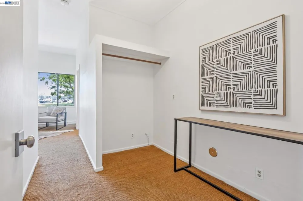 48 Invincible Ct #F19 Alameda, CA 94501